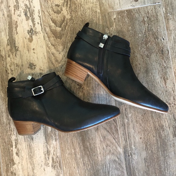 Alberto Fermani Shoes - NWOT Alberto Fermani bootie